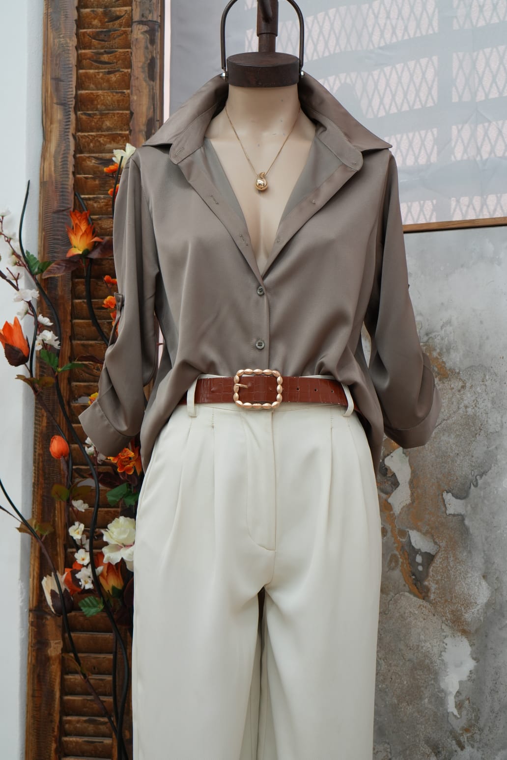 Camisa clasica manga 3/4 de saten liso premium s/b