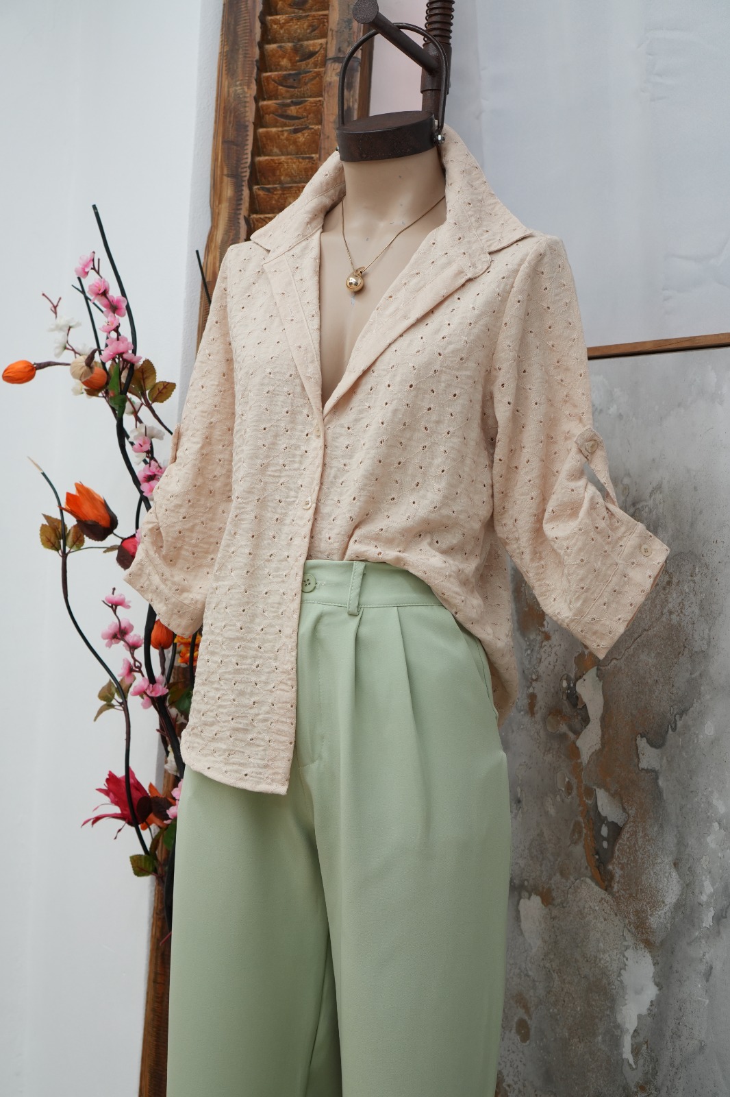 Camisa clasica 3/4 de lino con brodery Yudissa