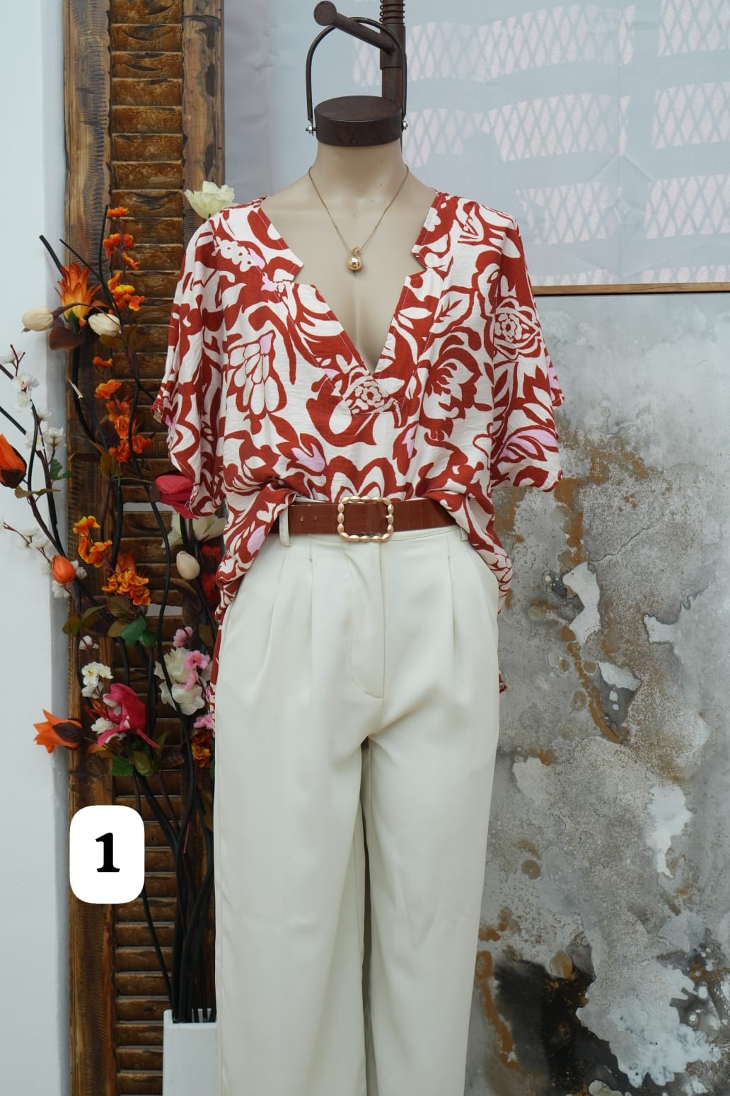 Blusa lino estampada cuello V