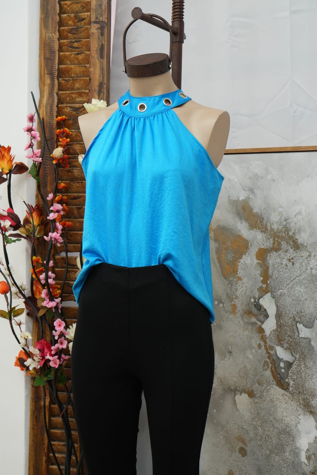 Musculosa Seda Cuello Americano con tachas
