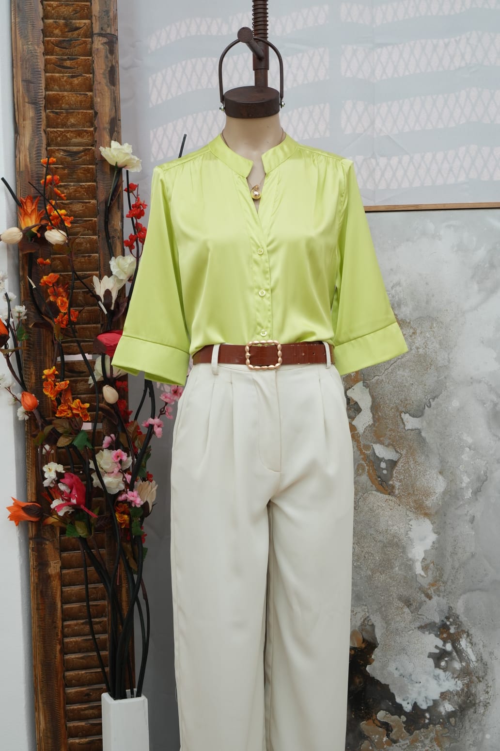Camisa saten cuello mao manga 3/4 maga