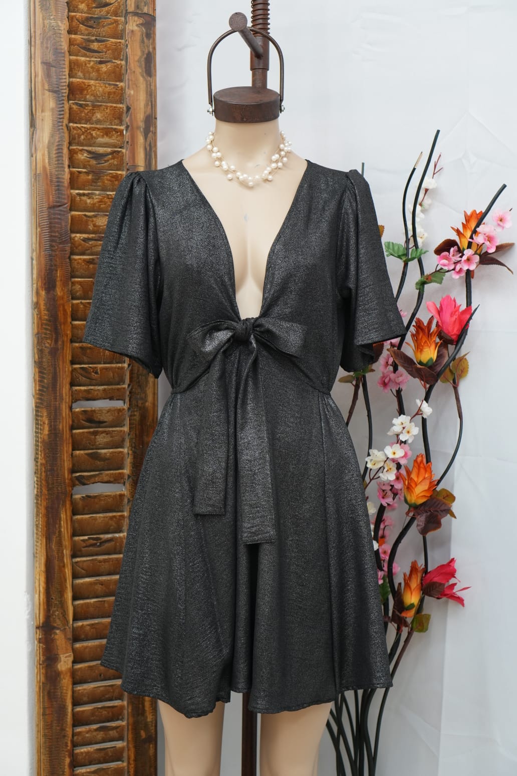 Vestido cey brilloso Escote V lazo Daphne