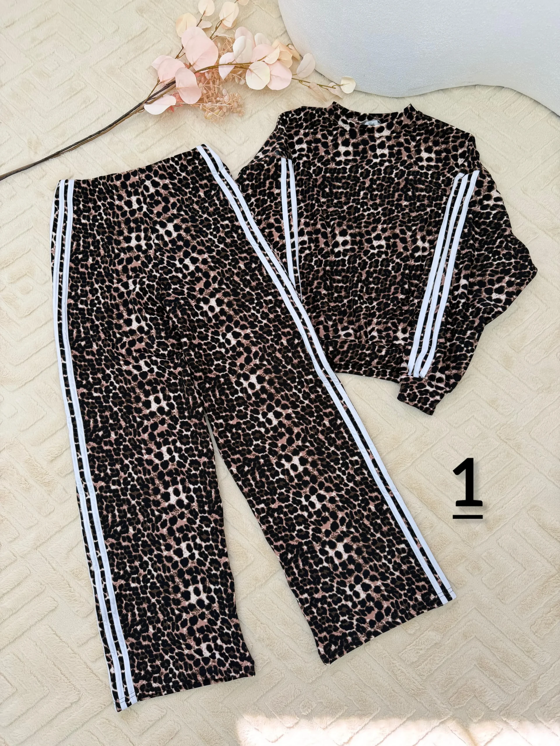 Conjunto de morley rústico elastizado animal print 3 líneas al costado