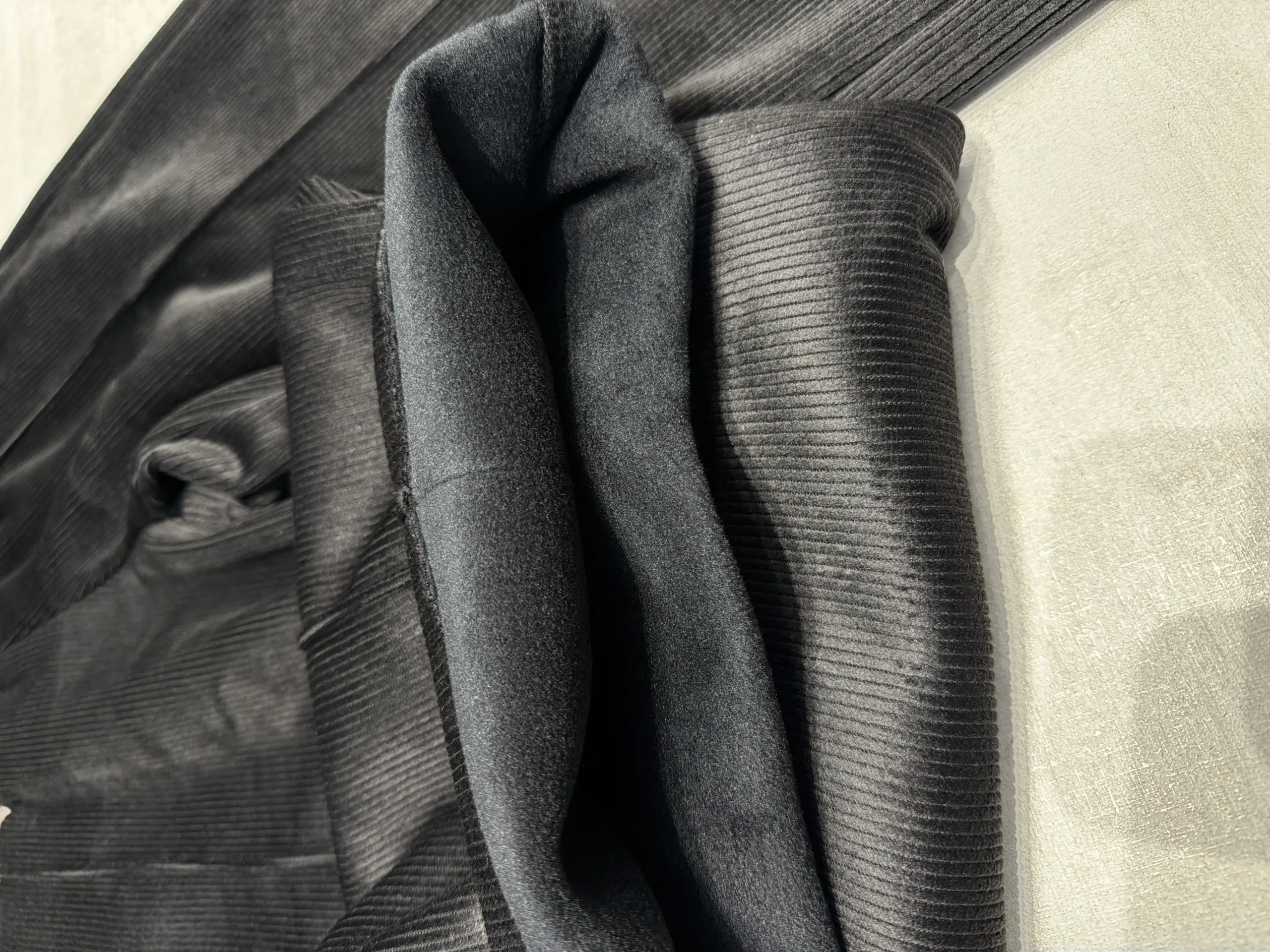 Alternative view of Pantalón de corderoy con elástico y bolsillo lourdes