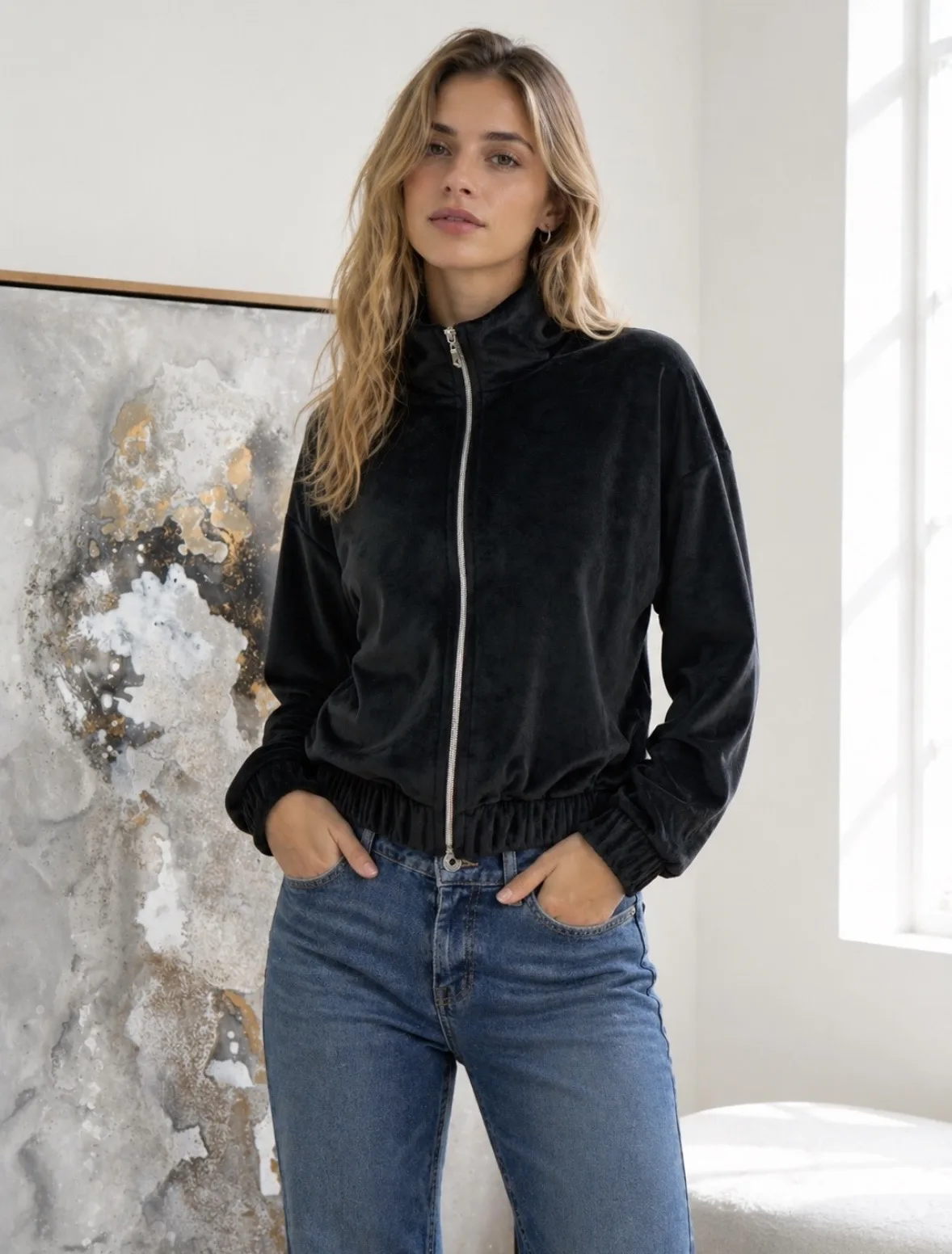 Campera plush sin bolsillo con elástico Asia.