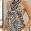 Musculosa con BUCHE de satén estampado Print Premium 2 botones Pie AMI - Gaby Chic